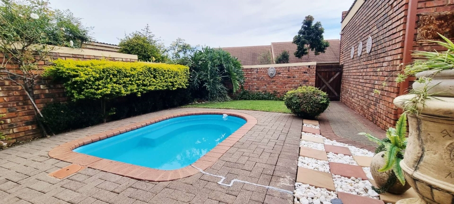 3 Bedroom Property for Sale in Langenhovenpark Free State